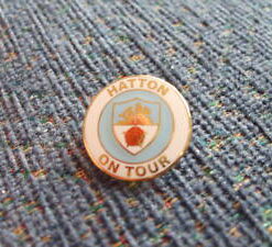 A RICKY HATTON ON TOUR MANCHESTER  CITY BADGE CREST BADGE