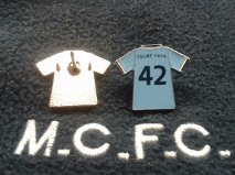 Premier Champions 2013/14 Manchester City No 42 YAYA TOURE  kit shirt badge MCFC